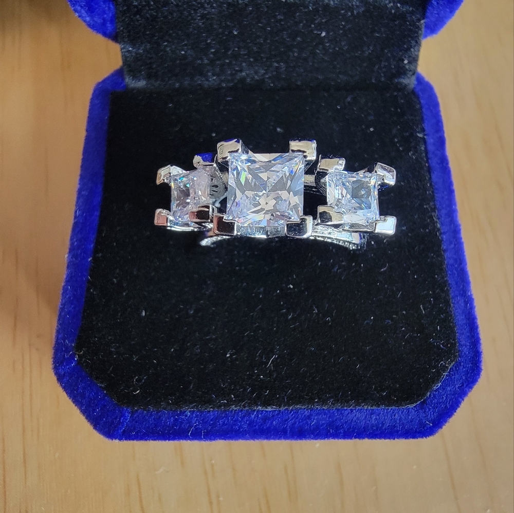 NWB*Stainless Steel CZ Ring Size 5 1/2. - Picture 6 of 6